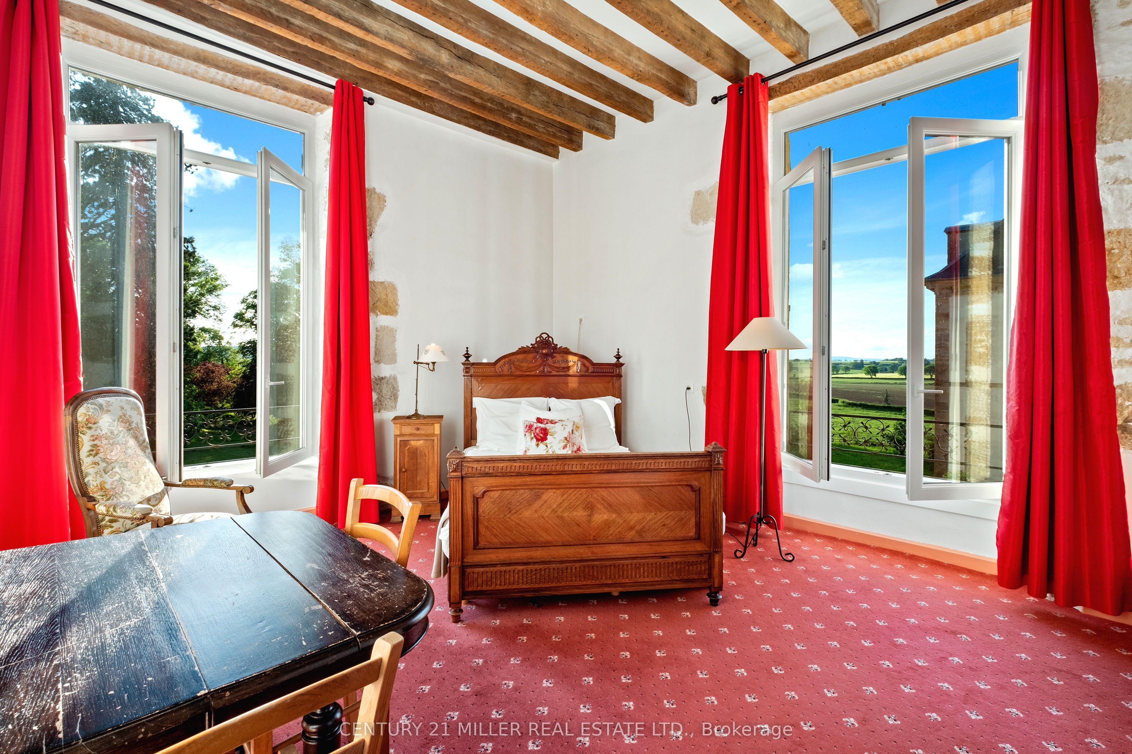 58720 Chateau Du Chene Property Photo 7