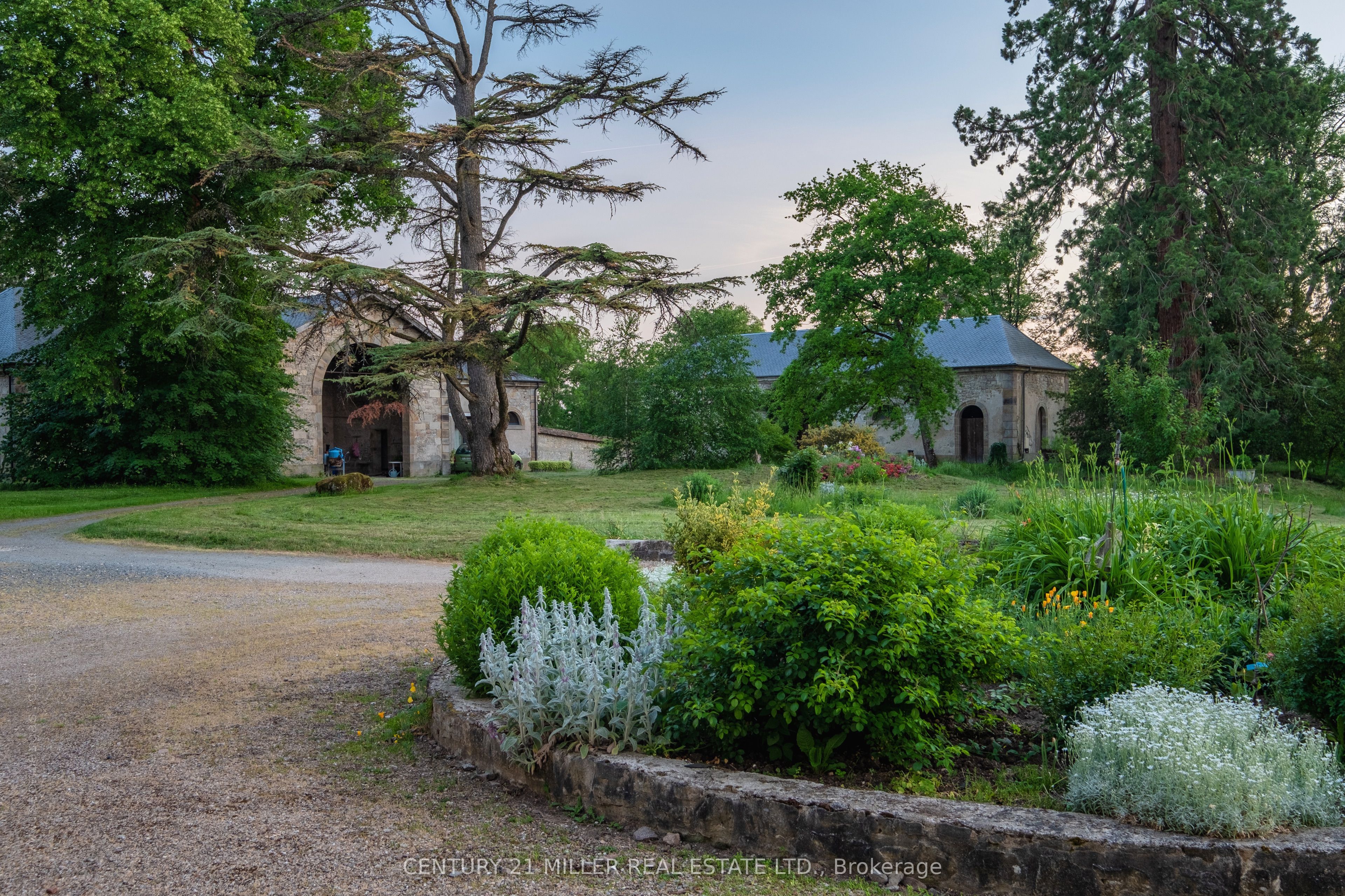 58720 Chateau Du Chene Property Photo 31