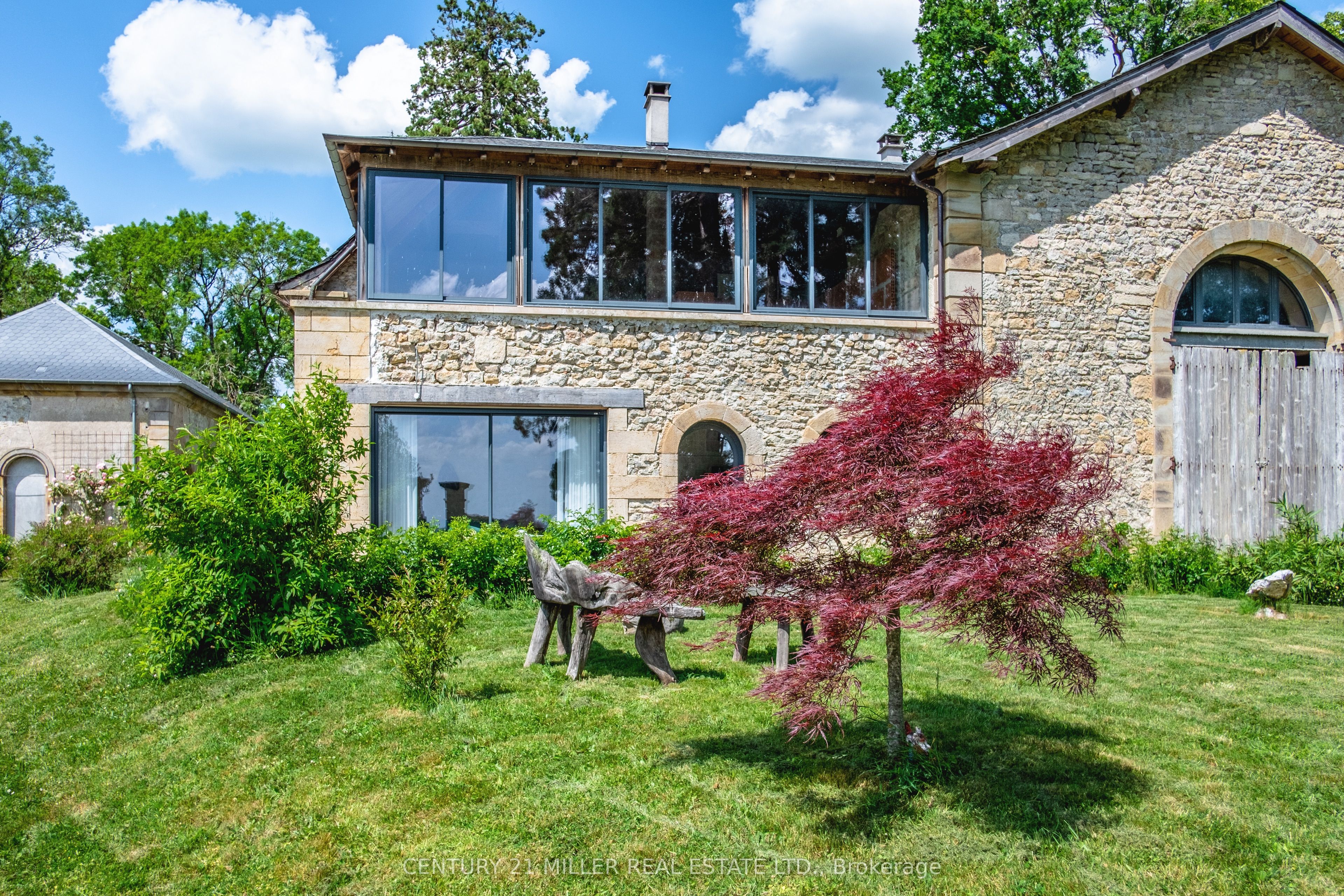 58720 Chateau Du Chene Property Photo 35