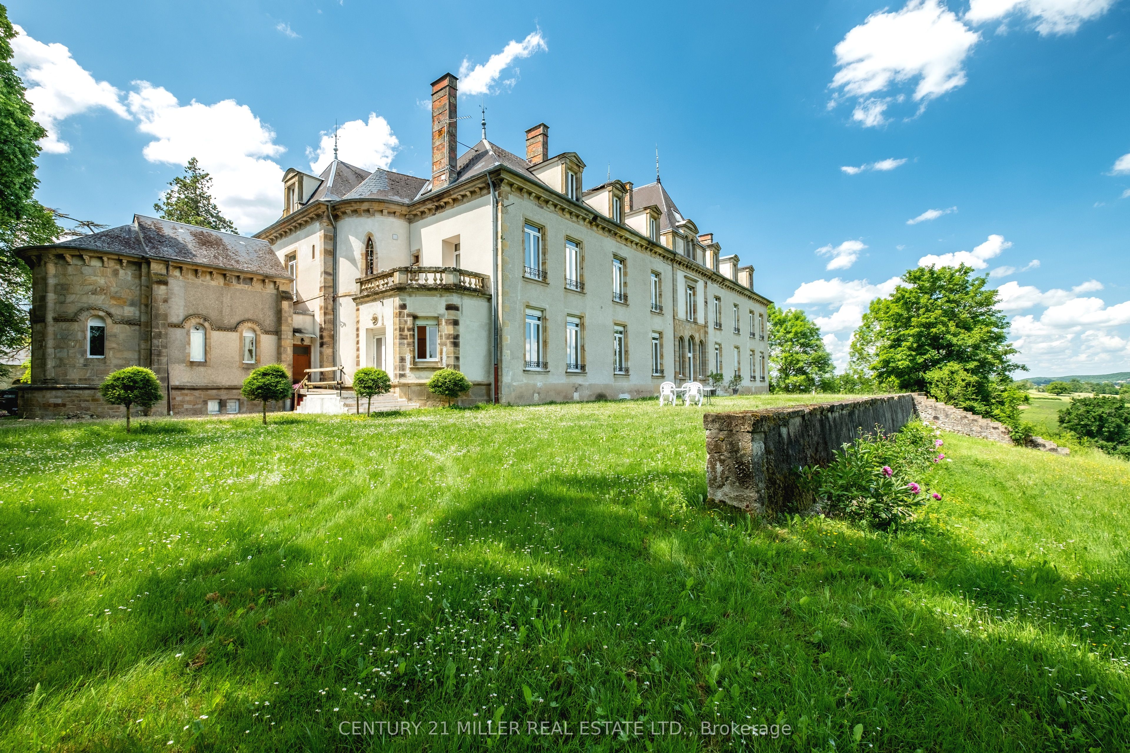 58720 Chateau Du Chene Property Photo 36