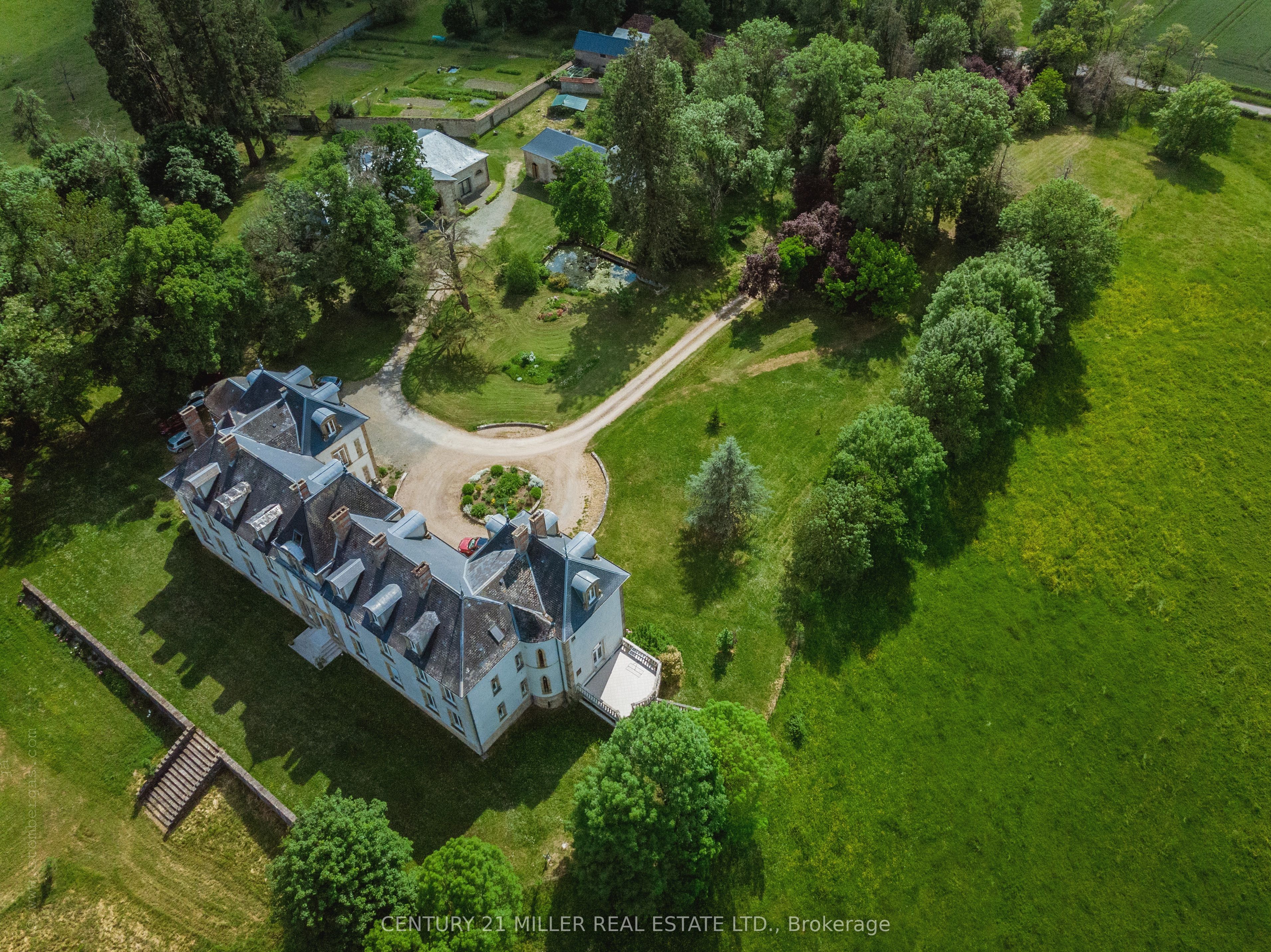 58720 Chateau Du Chene Property Photo 38