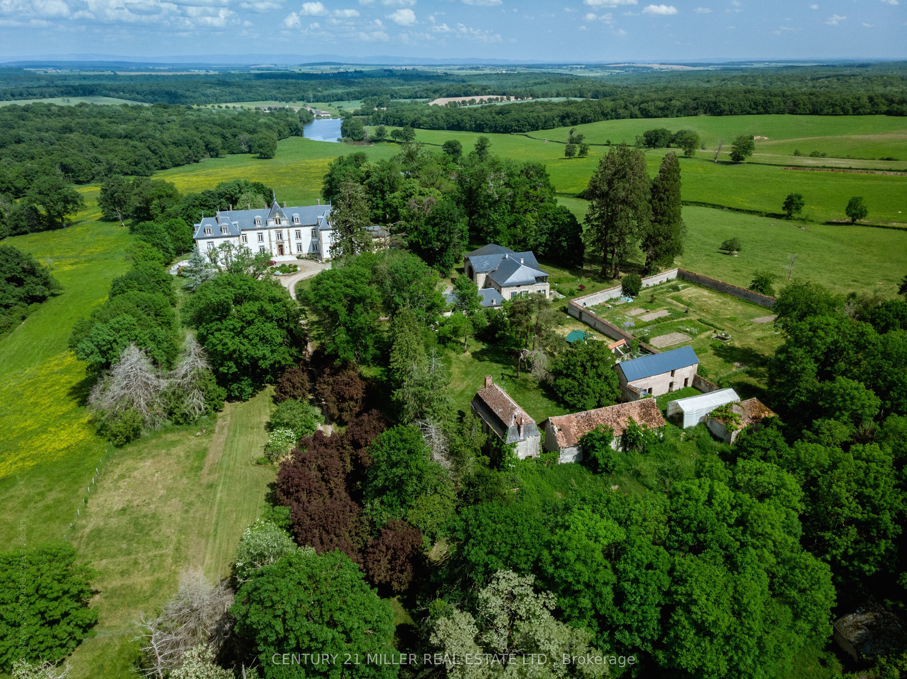 58720 Chateau Du Chene Property Photo 39