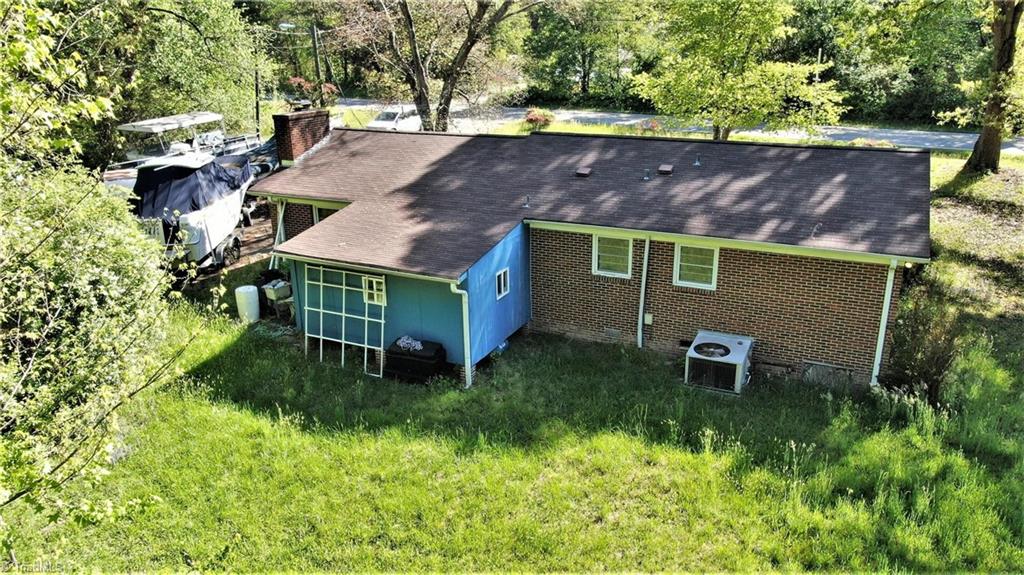 7113 Brown Summit Road Property Photo 3