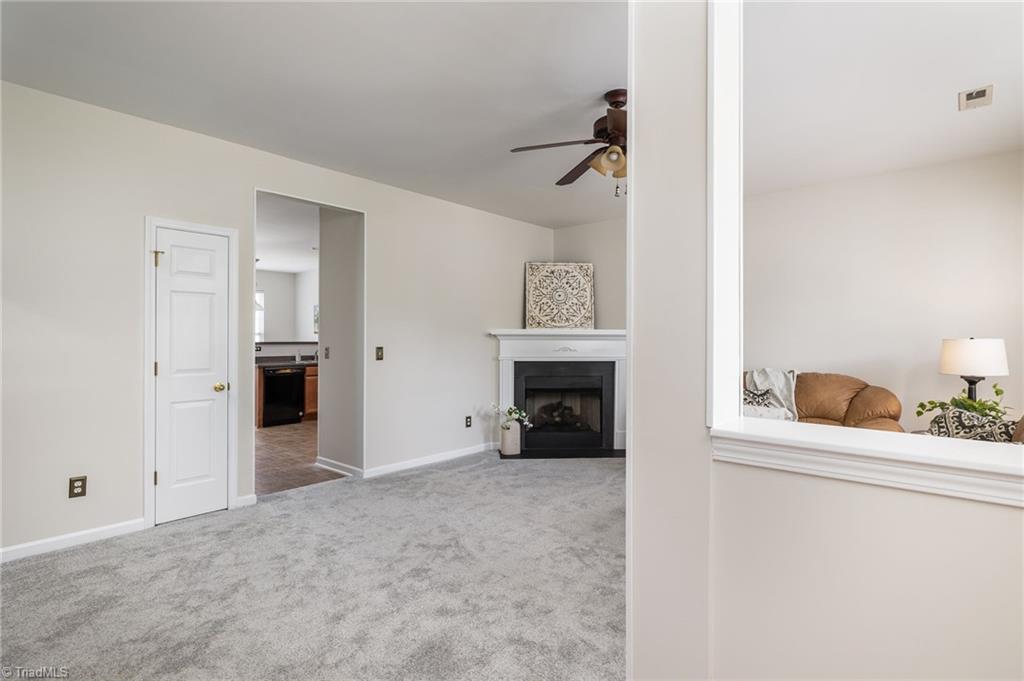 2524 Covington Loop Property Photo 5