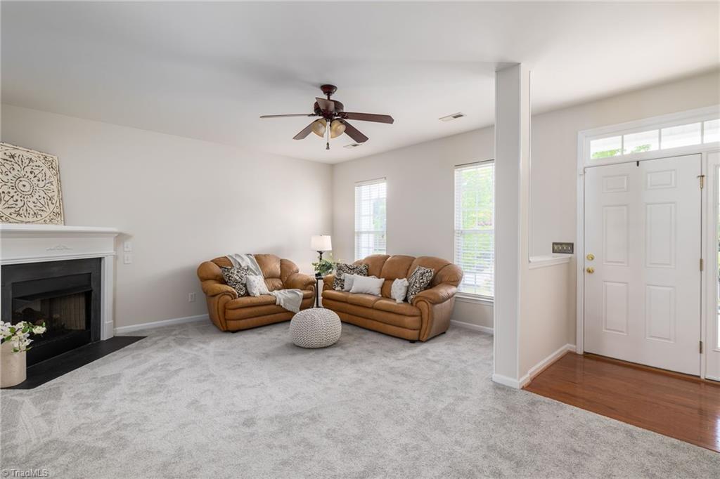 2524 Covington Loop Property Photo 6