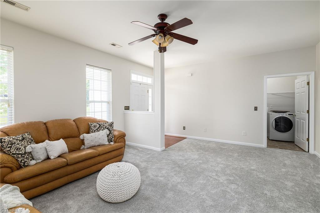 2524 Covington Loop Property Photo 7