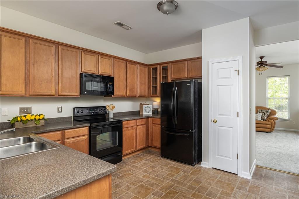 2524 Covington Loop Property Photo 10