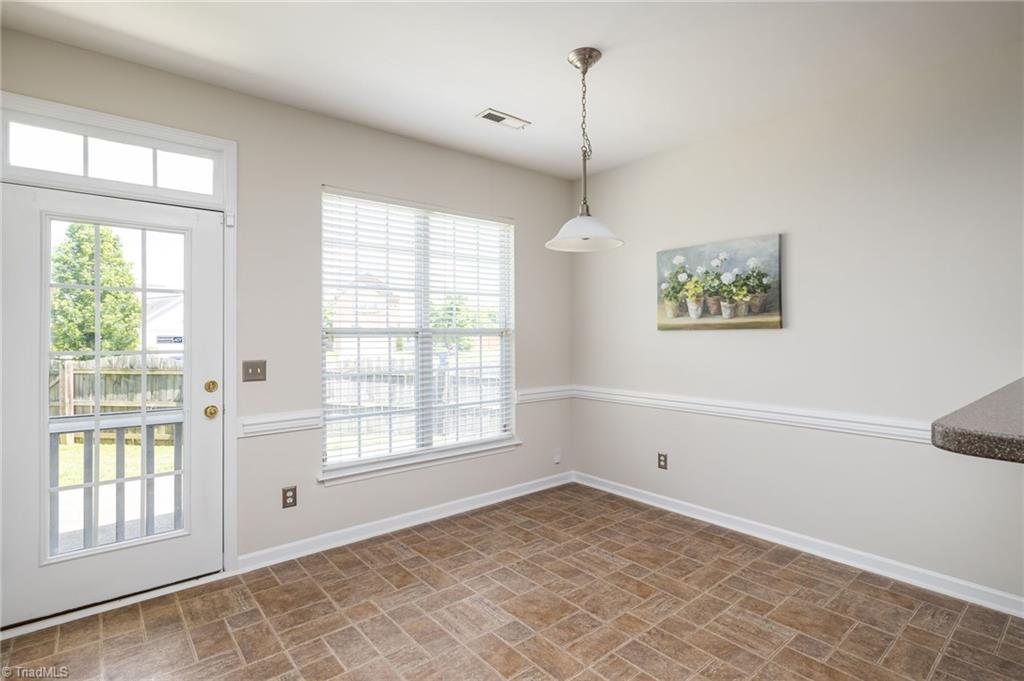 2524 Covington Loop Property Photo 11