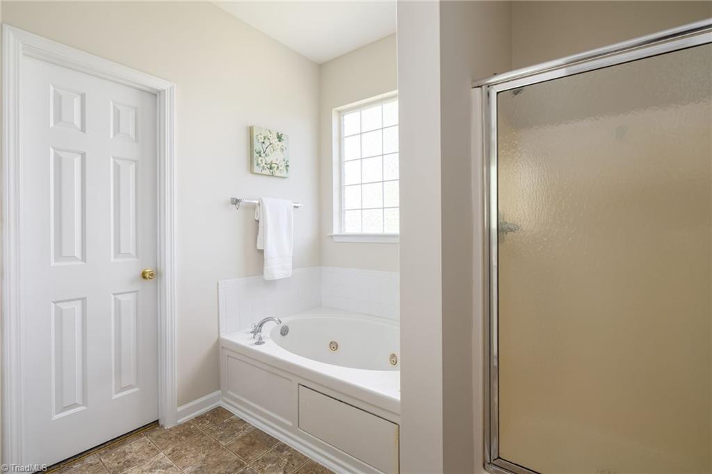 2524 Covington Loop Property Photo 16