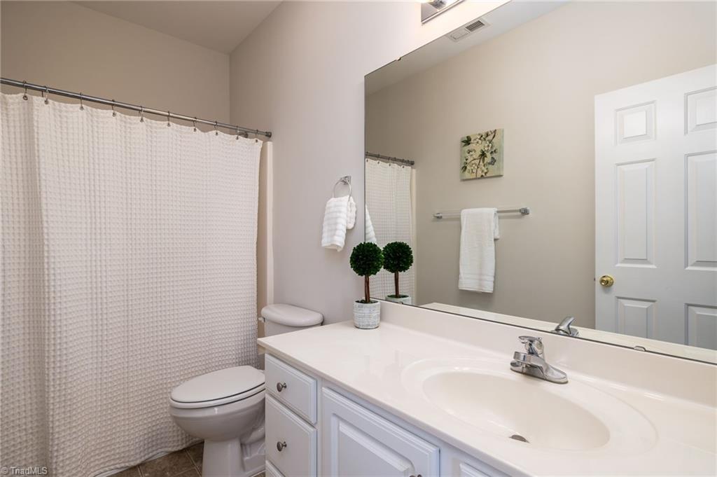 2524 Covington Loop Property Photo 20