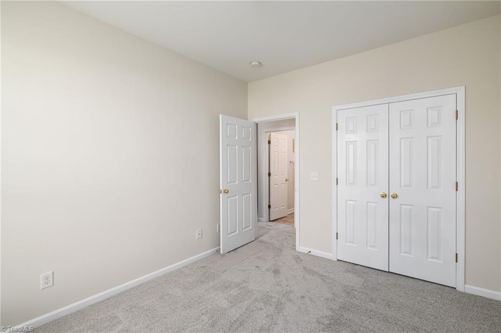 2524 Covington Loop Property Photo 22
