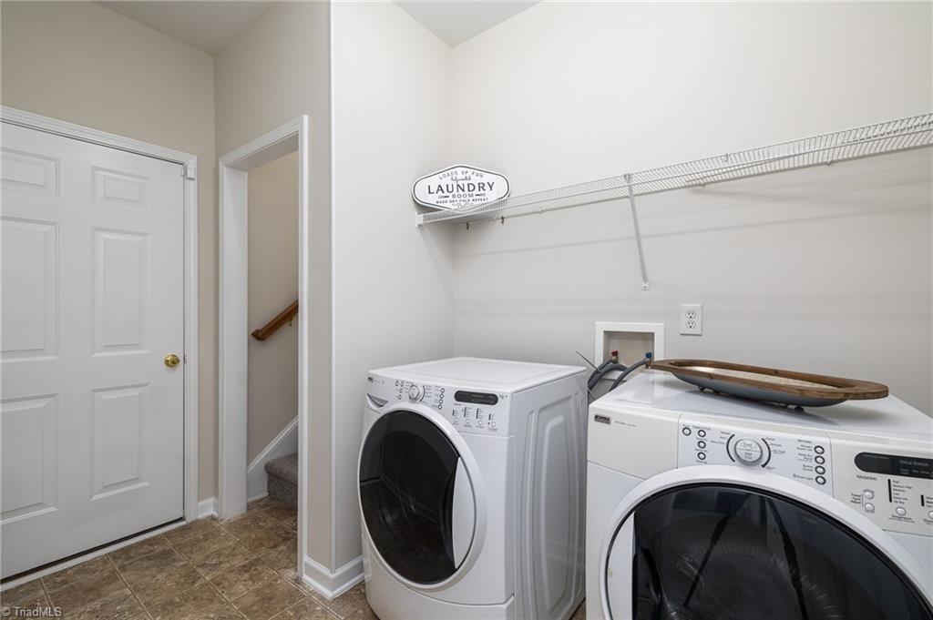 2524 Covington Loop Property Photo 23
