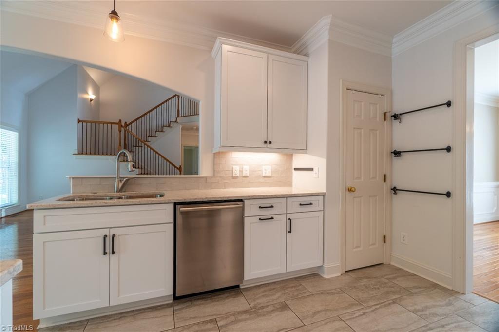 4612 Baylor Street Property Photo 9