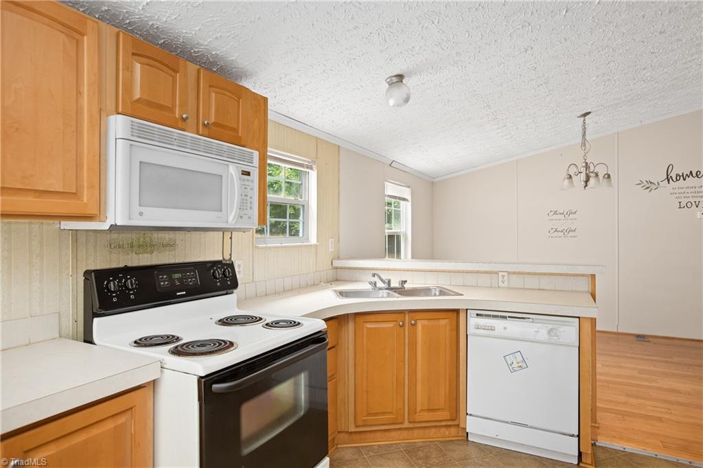 5164 Yukon Road Property Photo 6