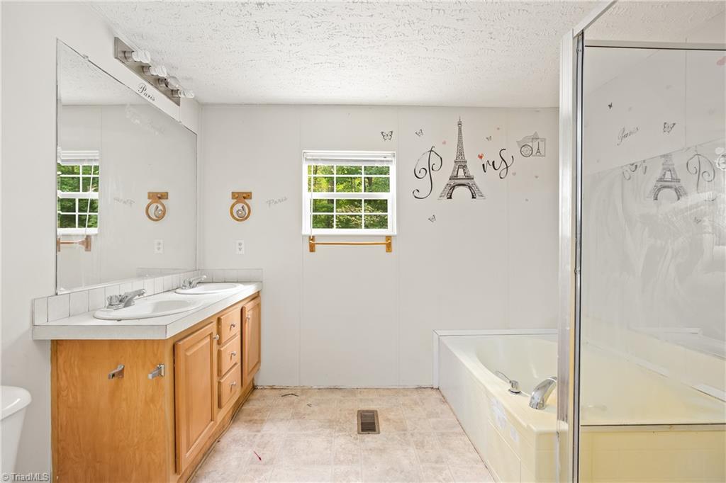 5164 Yukon Road Property Photo 9