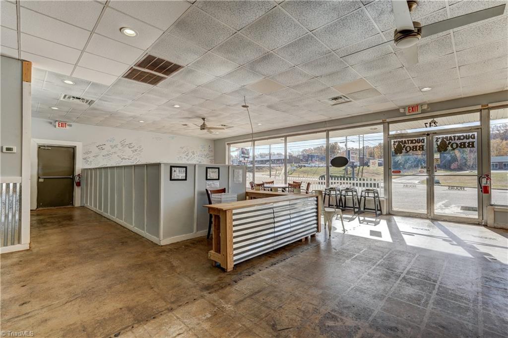 247 W Kings Highway Property Photo 10