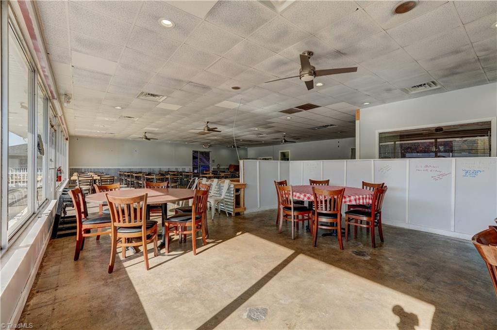 247 W Kings Highway Property Photo 12