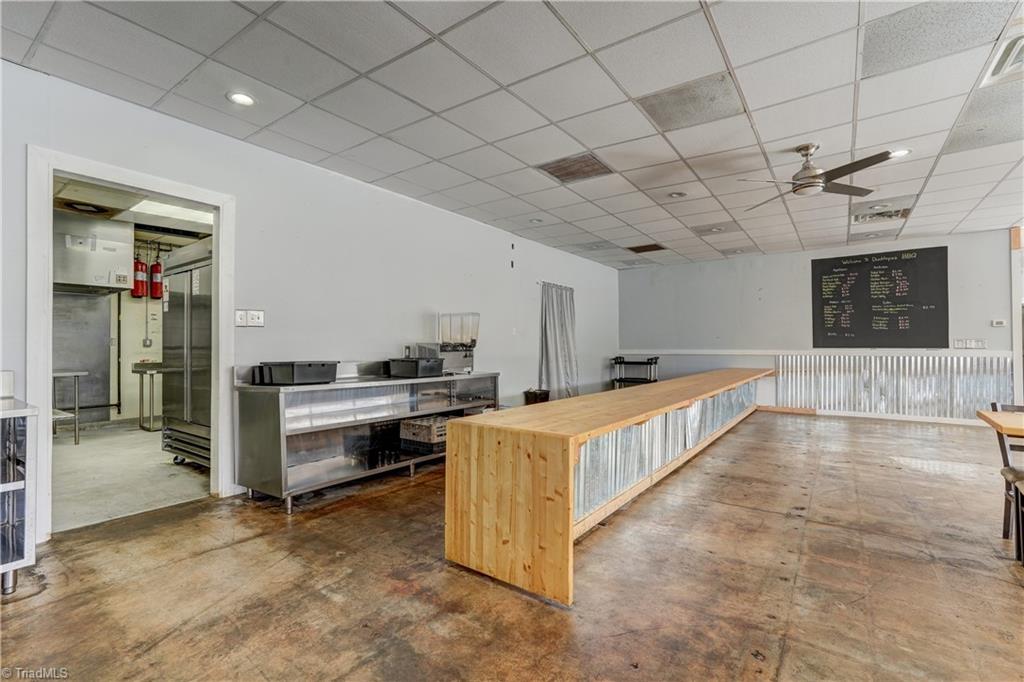 247 W Kings Highway Property Photo 16