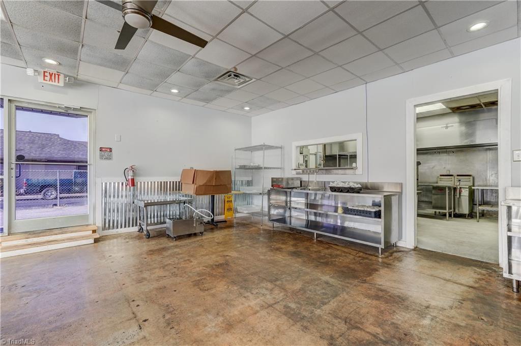 247 W Kings Highway Property Photo 18
