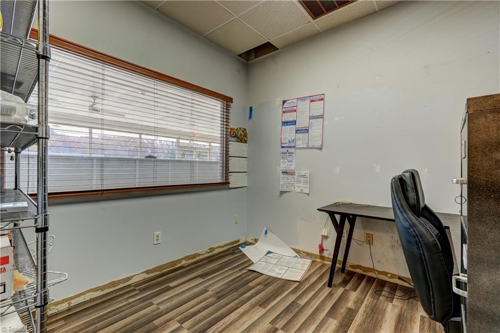 247 W Kings Highway Property Photo 27