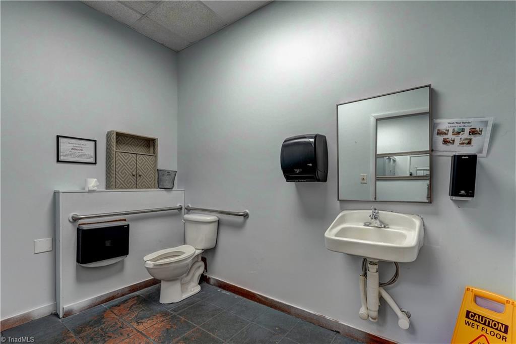 247 W Kings Highway Property Photo 29