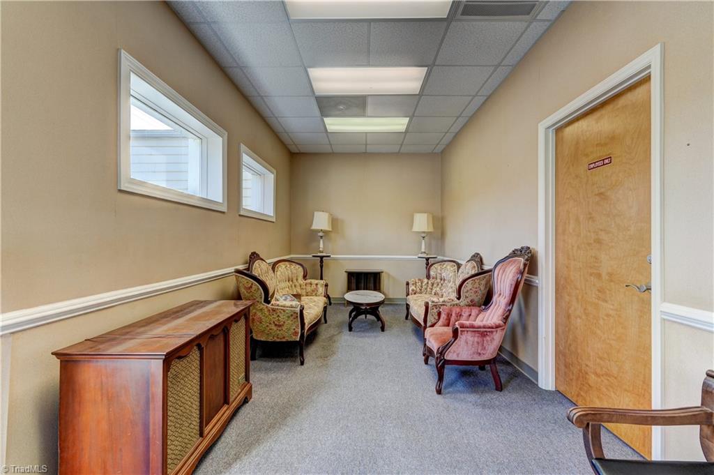 247 W Kings Highway Property Photo 34