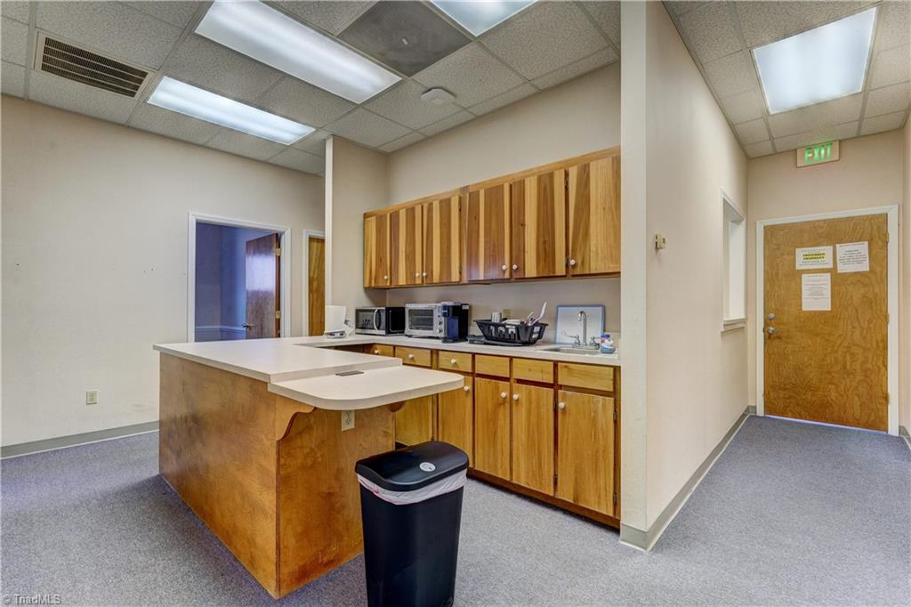 247 W Kings Highway Property Photo 43