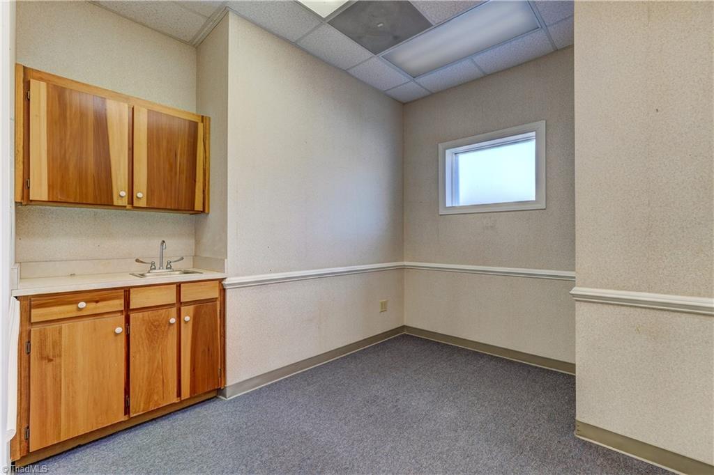 247 W Kings Highway Property Photo 44
