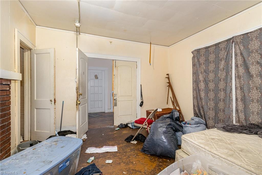 1012 S Main Street Property Photo 10