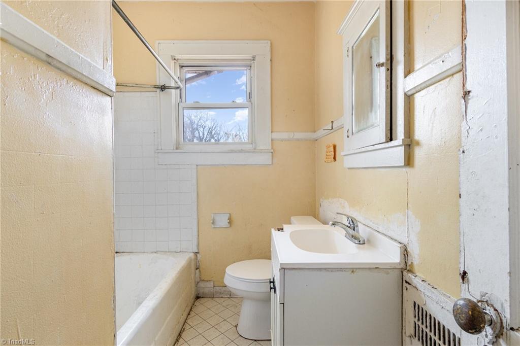 1012 S Main Street Property Photo 19