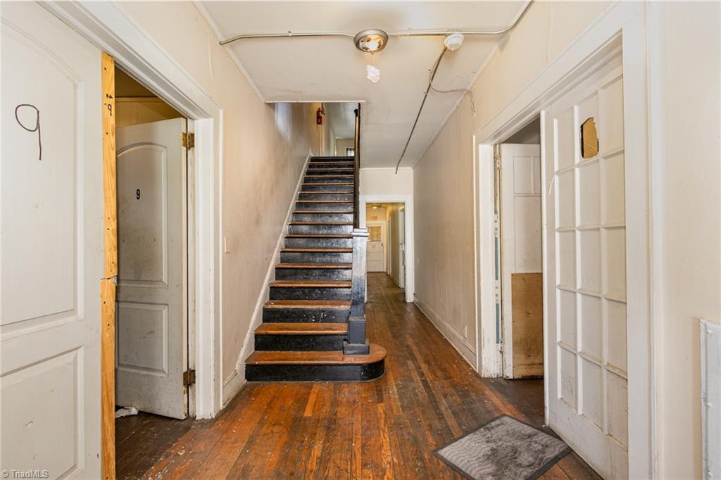 1012 S Main Street Property Photo 23