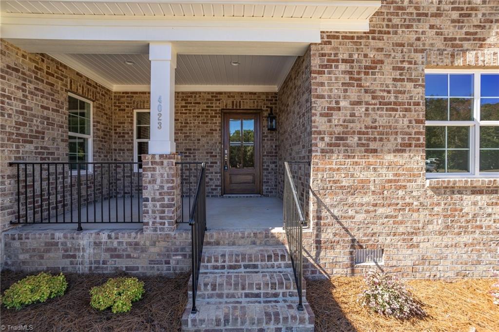 4023 Estate Drive Property Photo 3