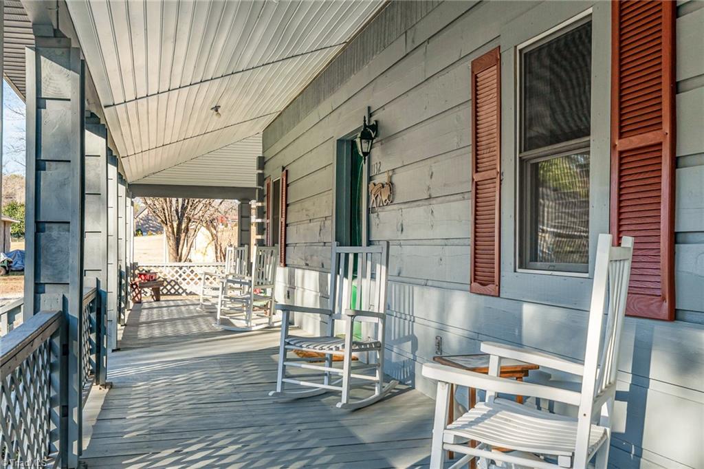 1132 Rustic Lane Property Photo 3