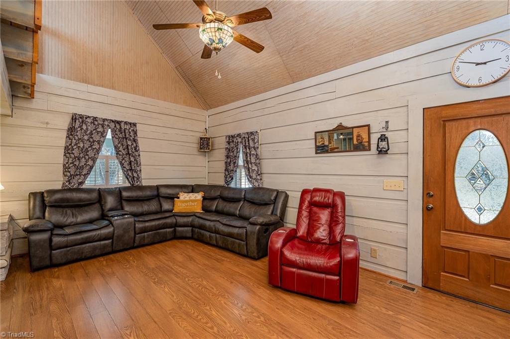 1132 Rustic Lane Property Photo 7