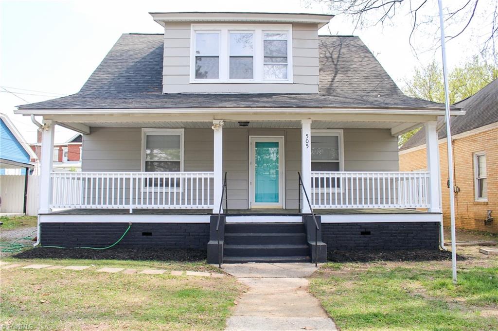 505 S Iredell Avenue Property Photo 1