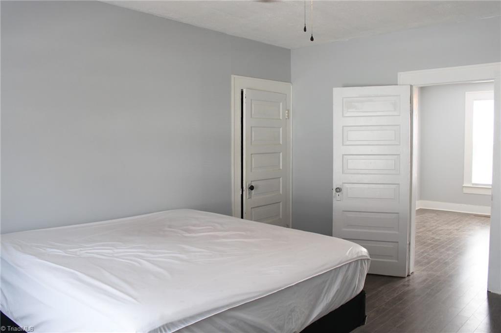 505 S Iredell Avenue Property Photo 4