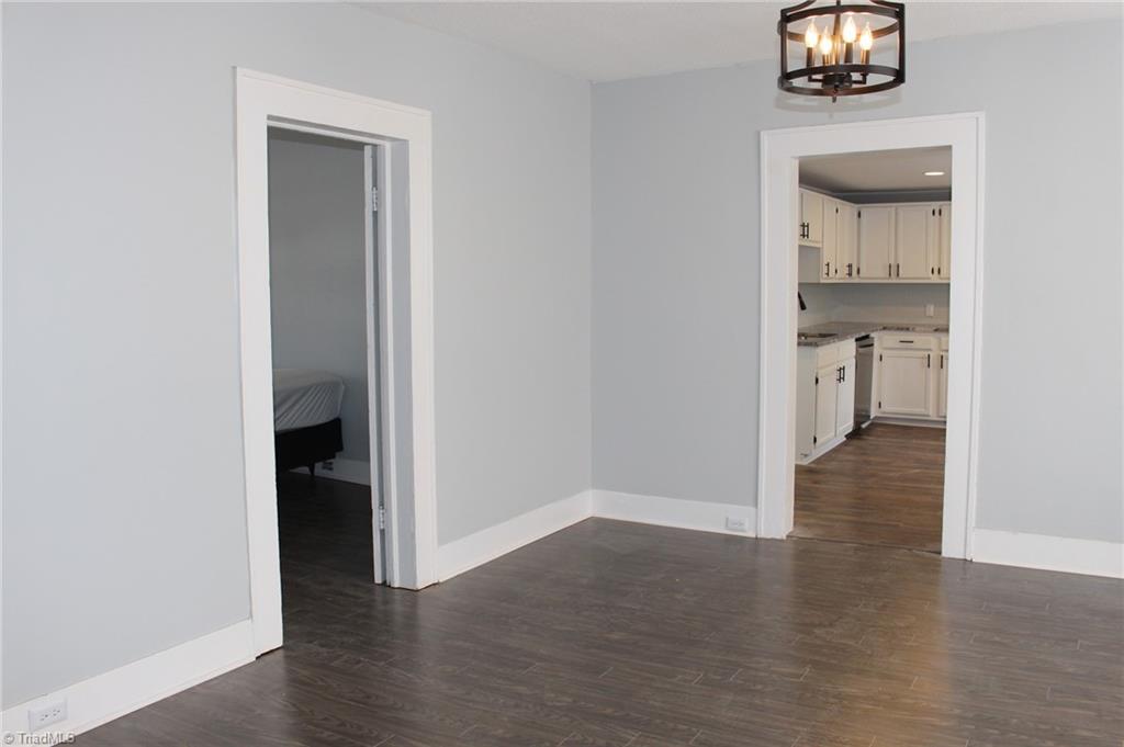 505 S Iredell Avenue Property Photo 5