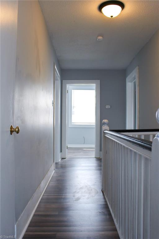 505 S Iredell Avenue Property Photo 8