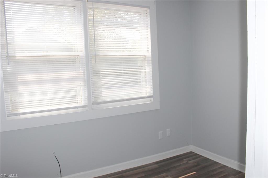 505 S Iredell Avenue Property Photo 11