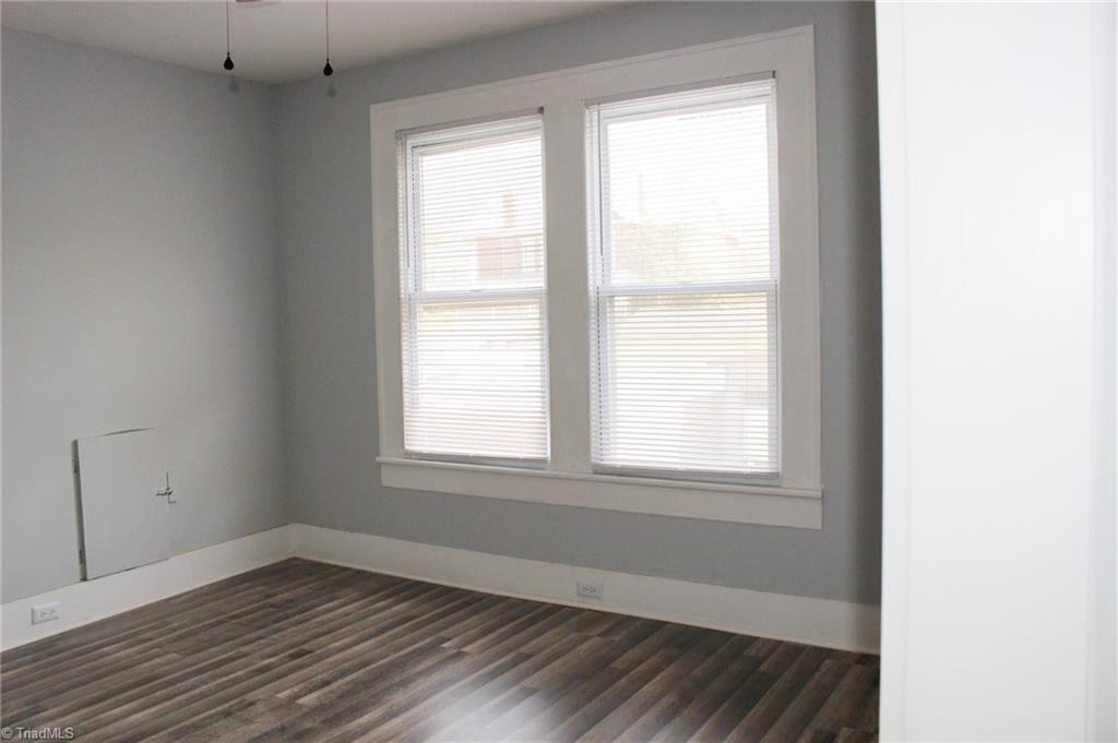 505 S Iredell Avenue Property Photo 12