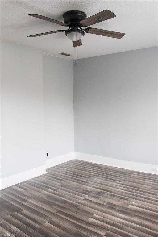 505 S Iredell Avenue Property Photo 13