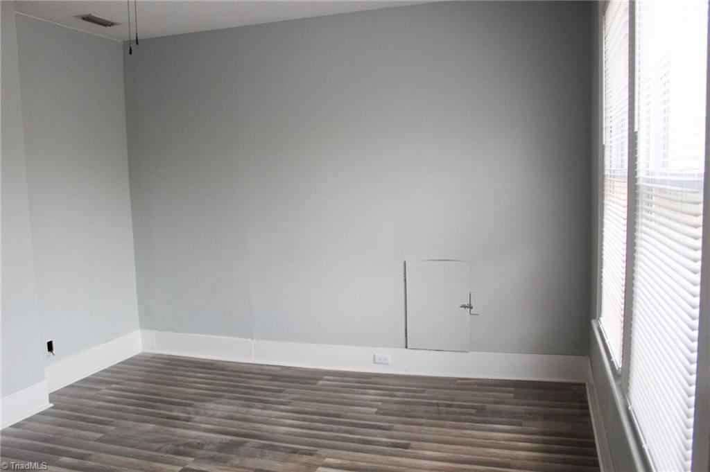 505 S Iredell Avenue Property Photo 14