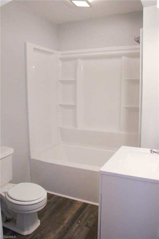 505 S Iredell Avenue Property Photo 17