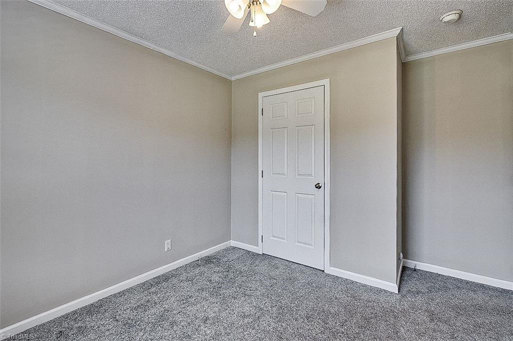 403 Oak View Lane Property Photo 21