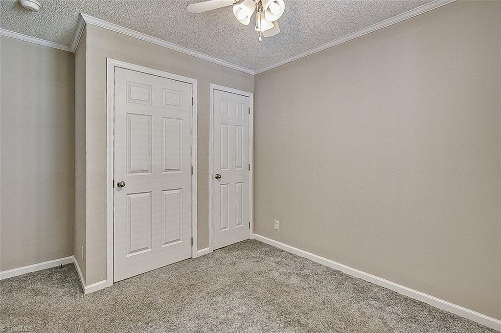 403 Oak View Lane Property Photo 23