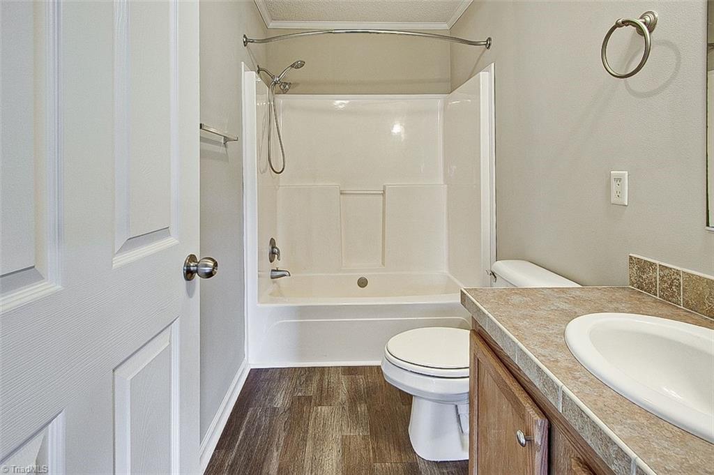 403 Oak View Lane Property Photo 25