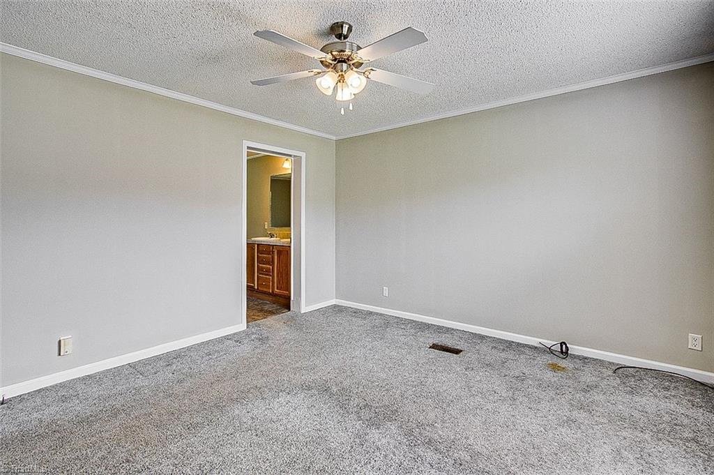 403 Oak View Lane Property Photo 32