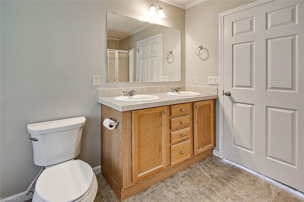 403 Oak View Lane Property Photo 33