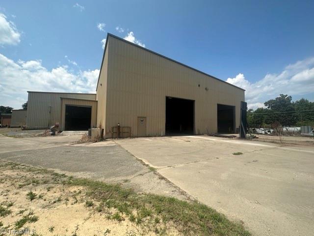 8620 Broad Street Property Photo 7