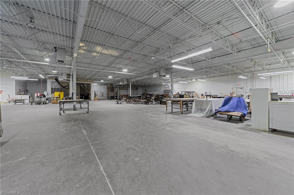 1801 S University Parkway Property Photo 17